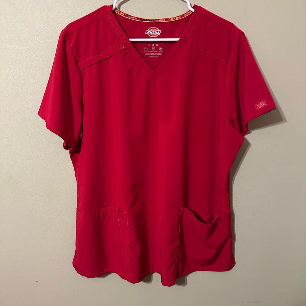 Dickies Bold Red V-Neck Scrub Top, size X-Large, very nice, no stains